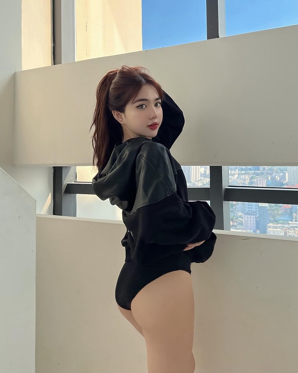 Ảnh Sulli Nguyễn sexy gợi cảm 23