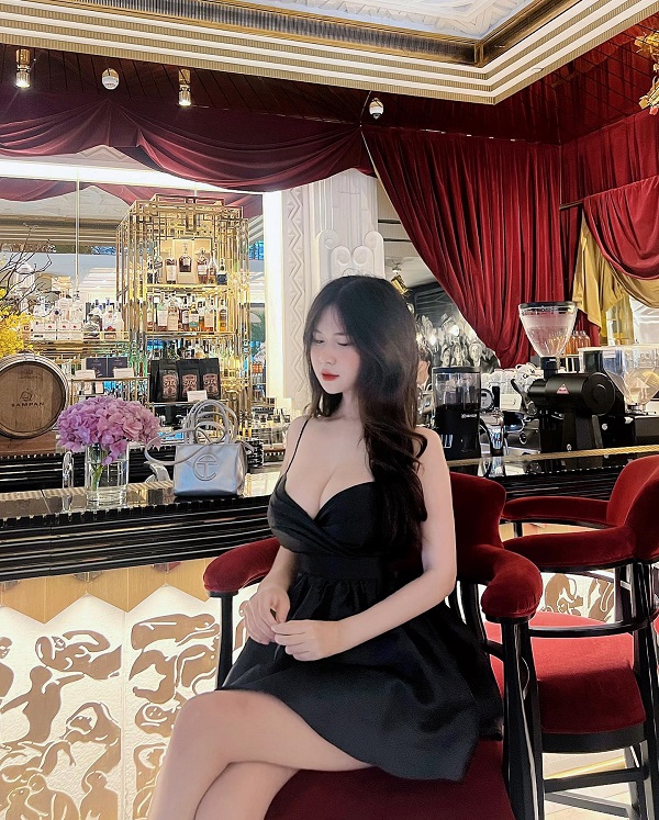 Ảnh tiktoker An Quỳnh Trang sexy 9