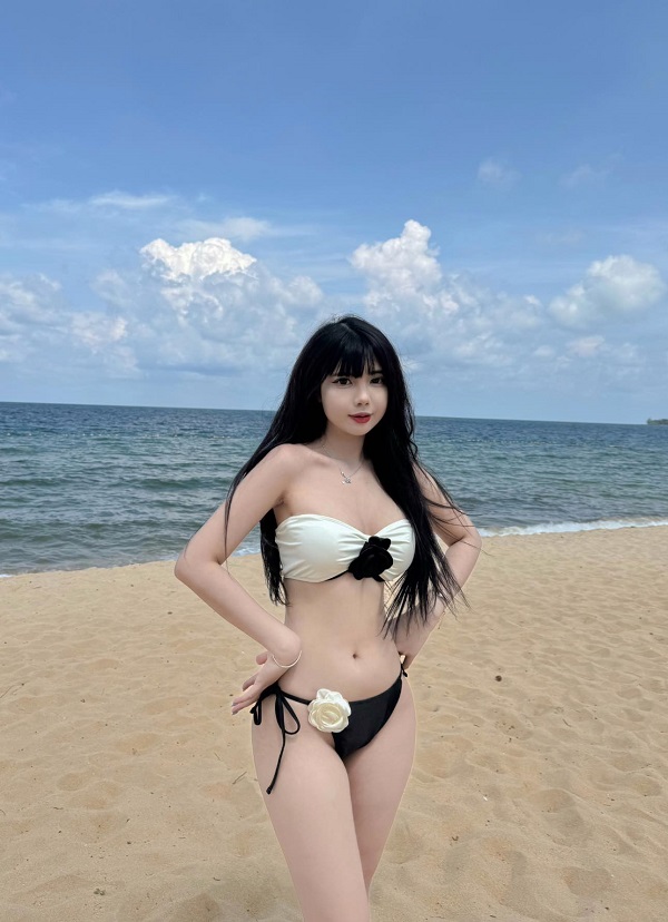 Ảnh Trần Nhật Hà Phương bikini gợi cảm 18