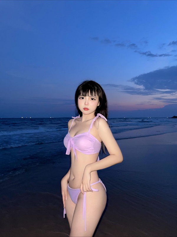 Ảnh Trần Nhật Hà Phương bikini gợi cảm 17