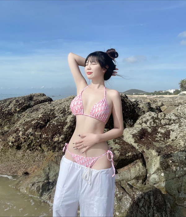 Ảnh Trần Nhật Hà Phương bikini gợi cảm 3