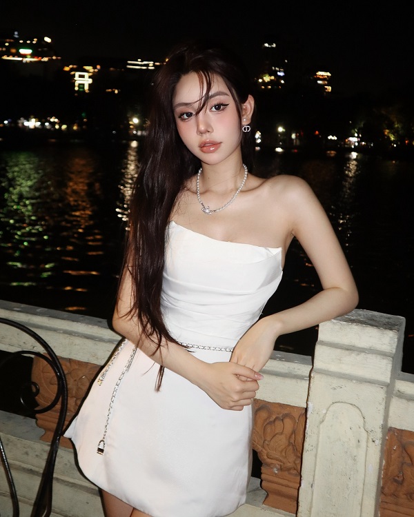 Ảnh Chu Mạc Thúy Quỳnh sexy 7