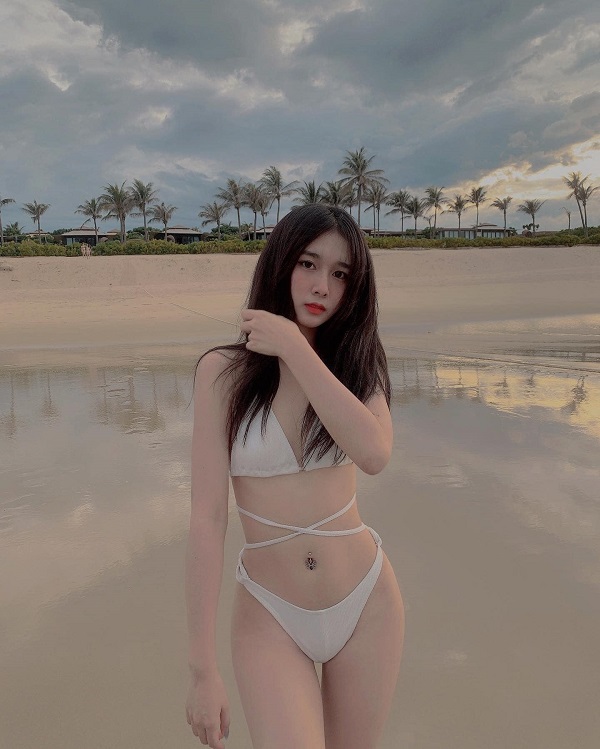 Ảnh hotgirl Dinh Nhi bikini nóng bỏng 13