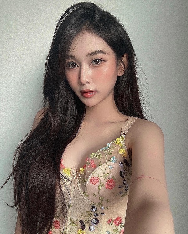 Ảnh hotgirl Dinh Nhi sexy xinh đẹp 4