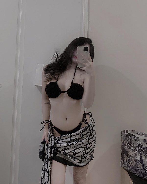 Ảnh hotgirl Lưu Chinh bikini nóng bỏng 1