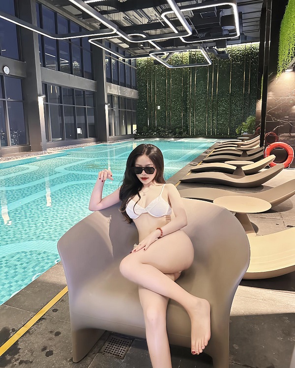 Ảnh hotgirl Lưu Chinh bikini nóng bỏng 16