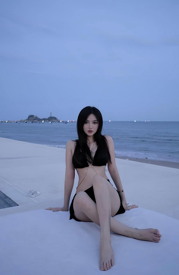 Ảnh hotgirl Quỳnh Phương bikini nuột nà 12