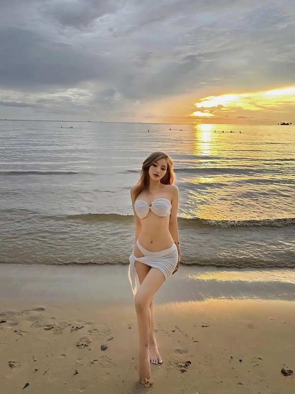 Ảnh hotgirl Quỳnh Phương bikini nuột nà 4