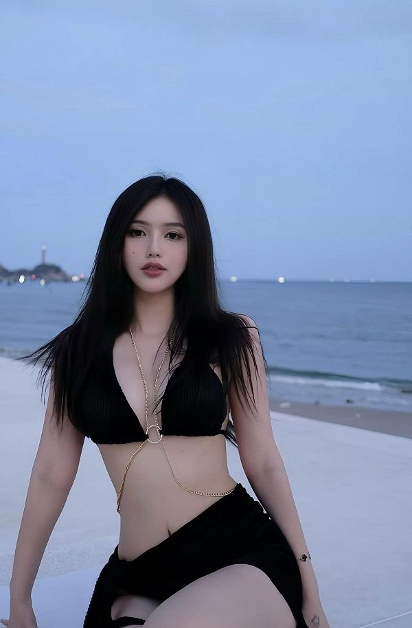 Ảnh hotgirl Quỳnh Phương bikini nuột nà 13