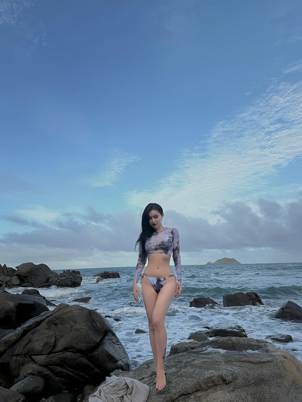 Ảnh hotgirl Quỳnh Phương bikini nuột nà 15