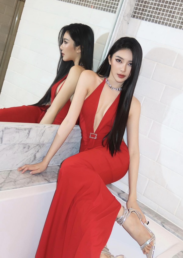 Ảnh người mẫu Linh Trương sexy gợi cảm 10