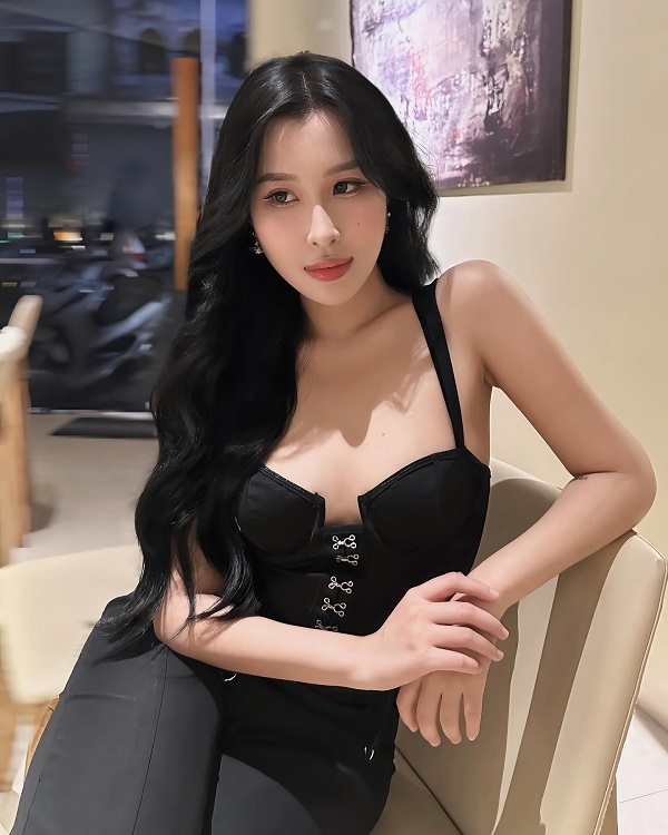 Ảnh Nguyễn Lan Nhi sexy 9