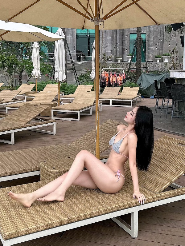 Ảnh tiktoker Uyên Ni bikini nóng bỏng 21