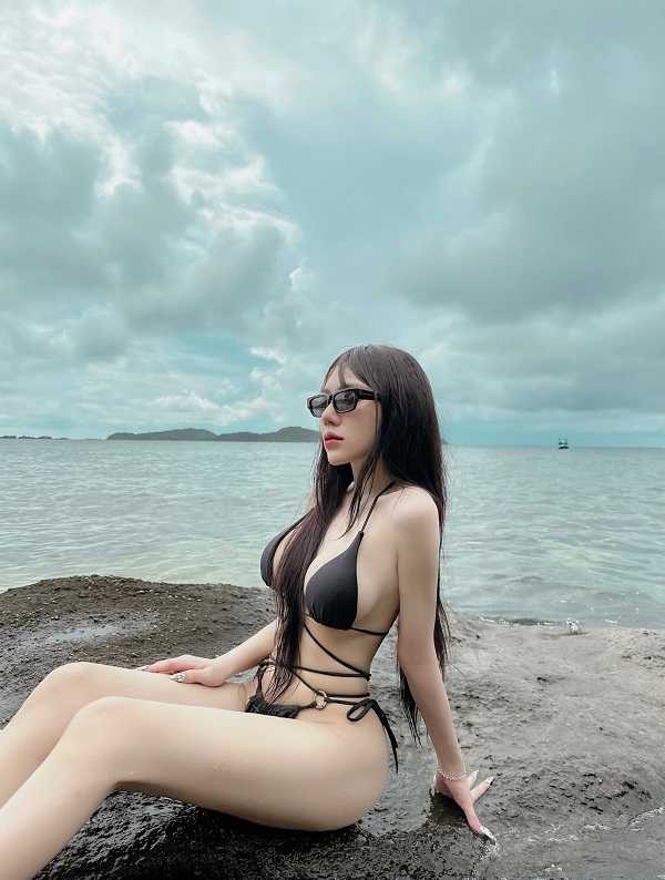 Ảnh Trần Lê Trúc Quỳnh bikini 7